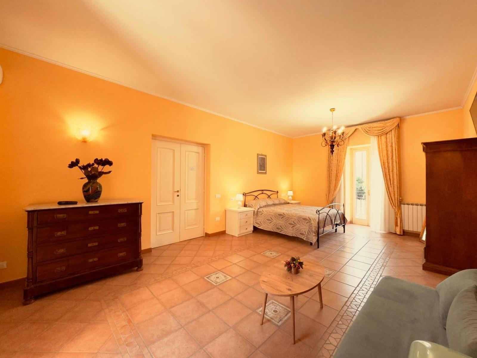 Casa Pepe - Fondi Vertice Rooms Екстер'єр фото