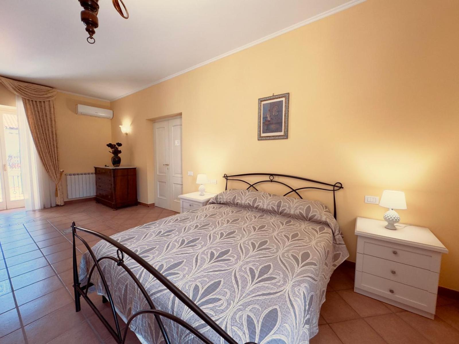 Casa Pepe - Fondi Vertice Rooms Екстер'єр фото