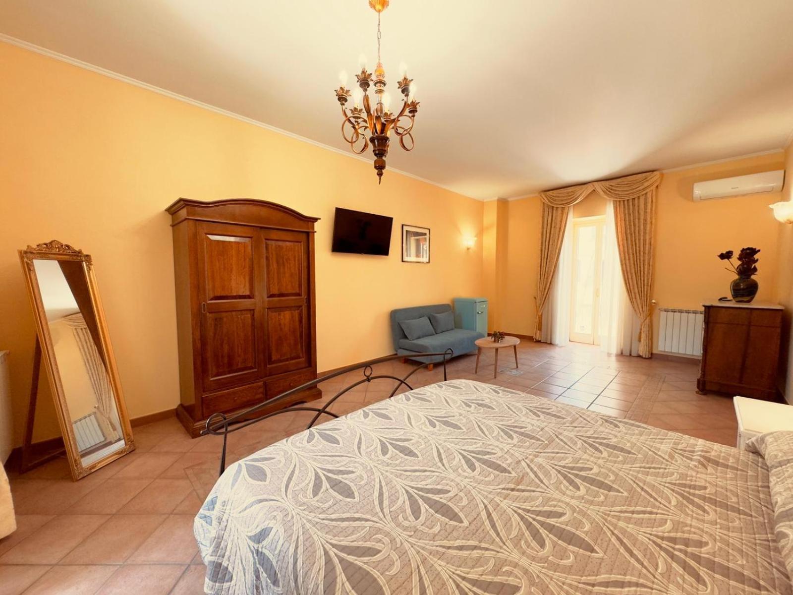 Casa Pepe - Fondi Vertice Rooms Екстер'єр фото