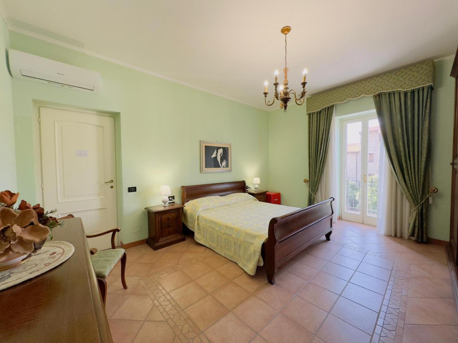 Casa Pepe - Fondi Vertice Rooms Екстер'єр фото